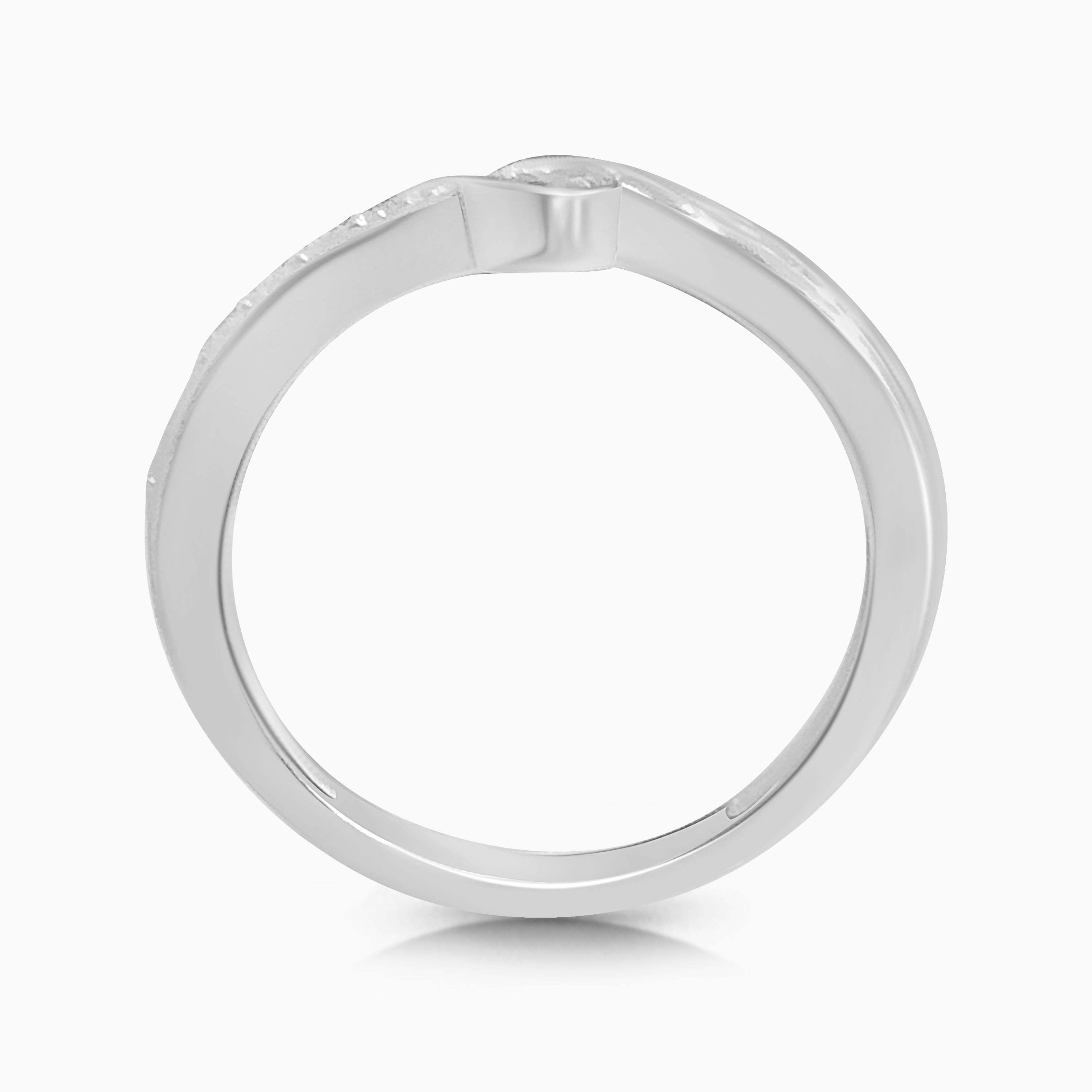 Twisting Bezel Diamond Band