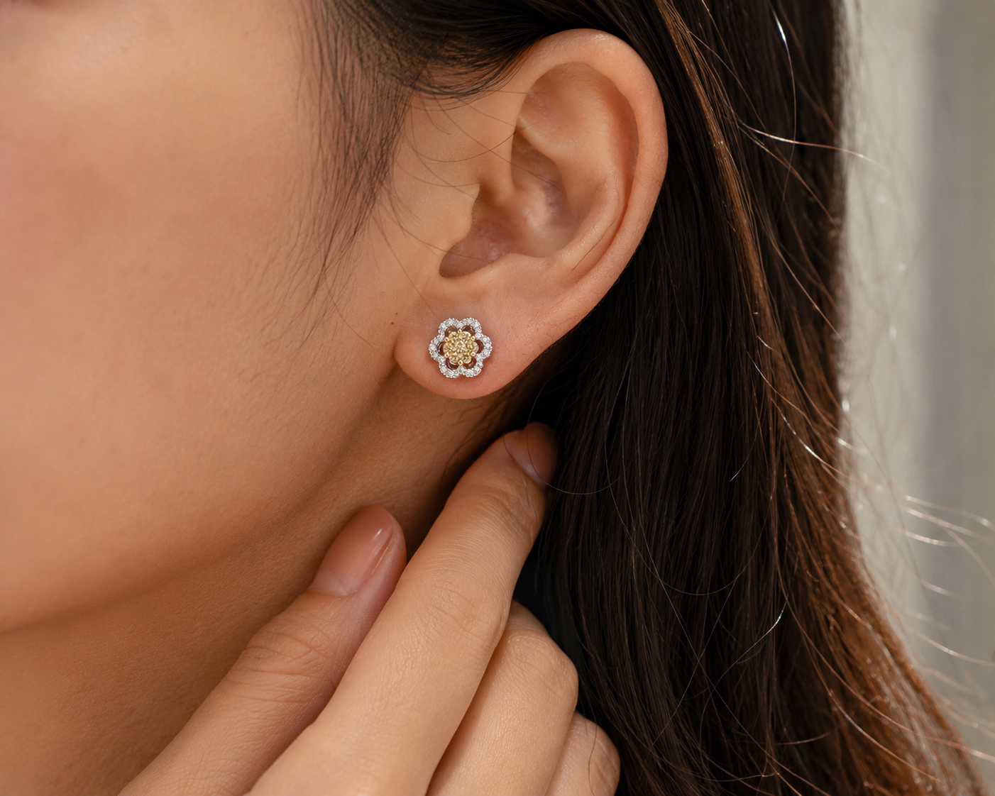 Open Yellow and White Diamond Studs Ok