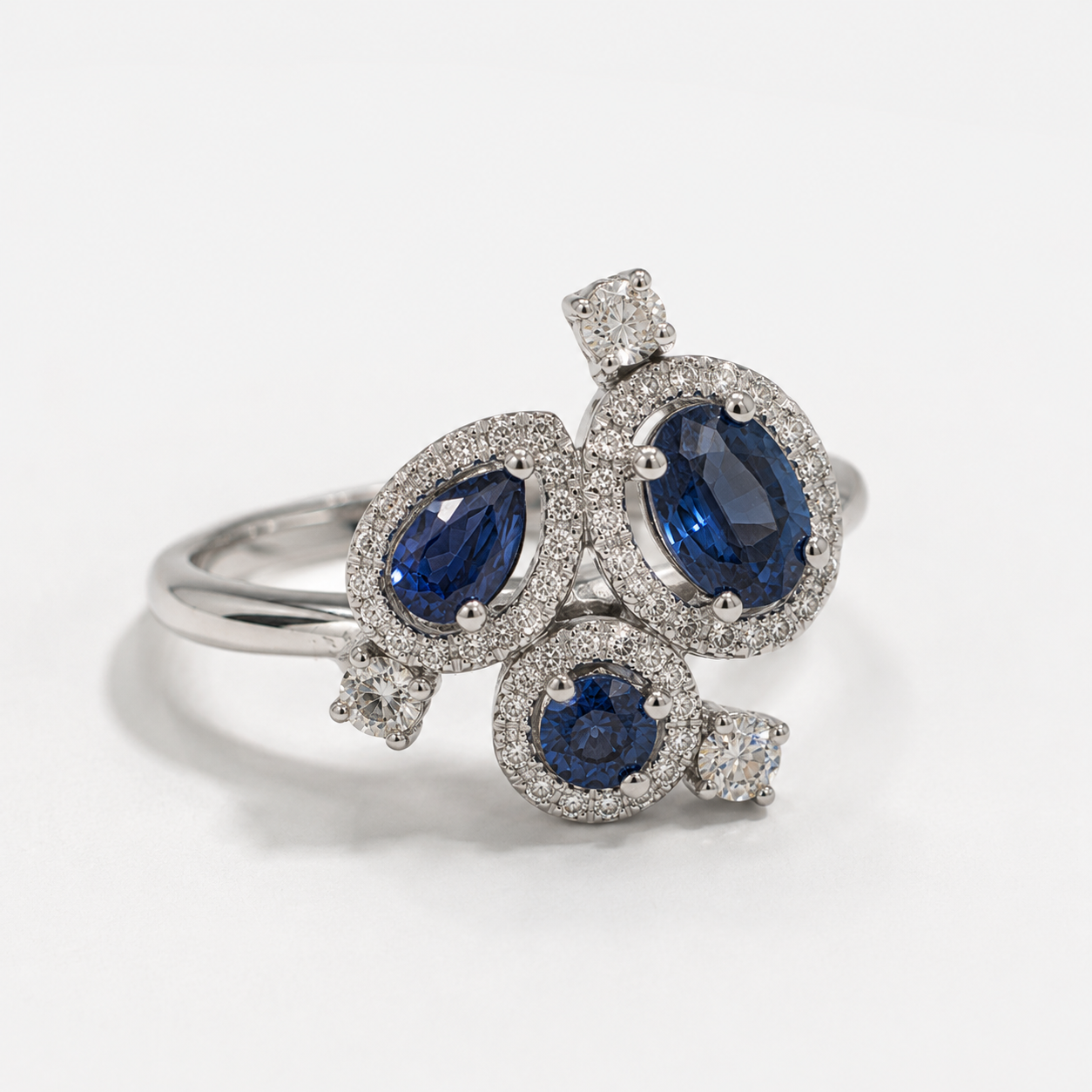 Glimmering Sky Sapphire & Diamond Ring