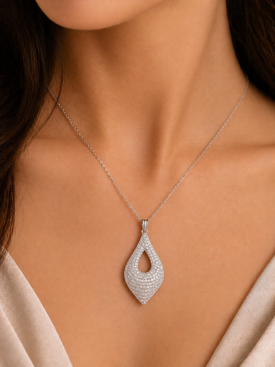 Regal Diamond Pendant White Diamond