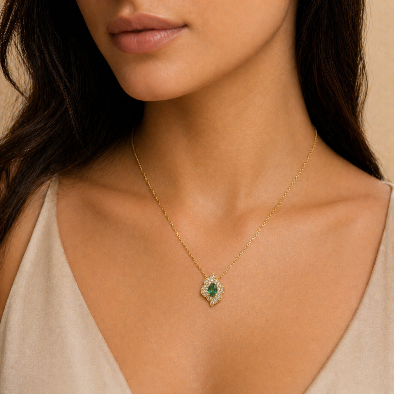 Green Ivy Necklace Emerald