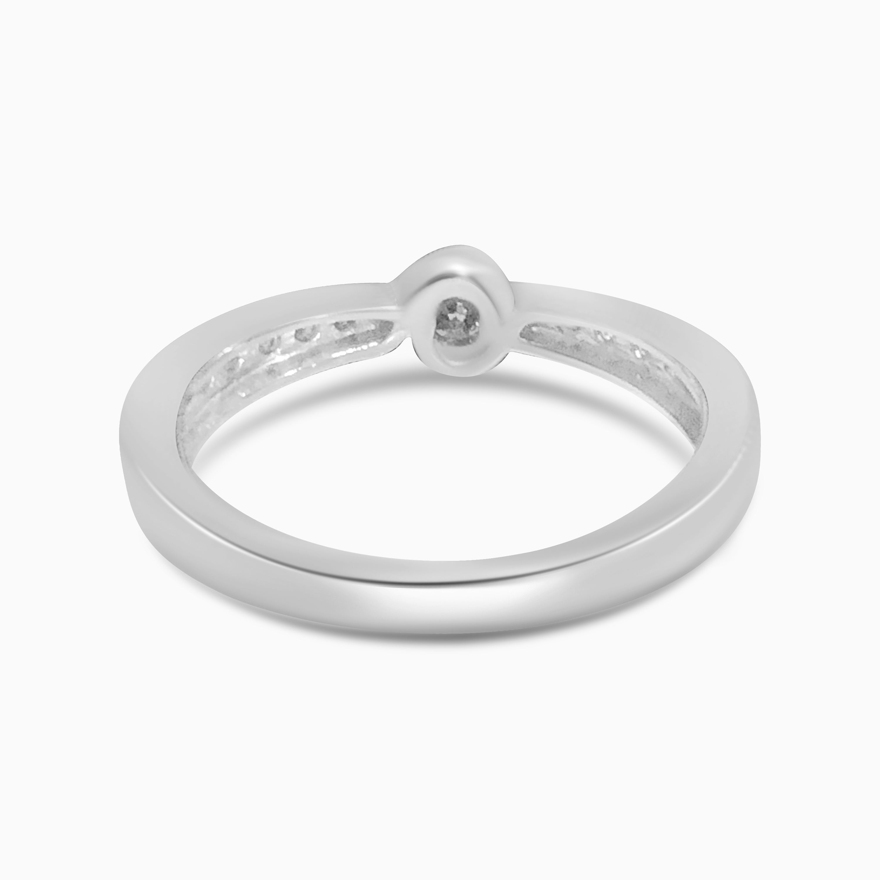 Twisting Bezel Diamond Band