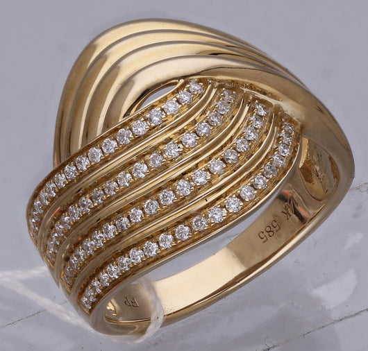 Diamond Ring in 14K Yellow Gold